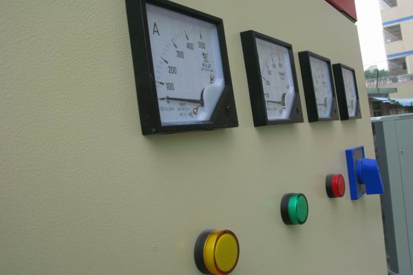 新田配电箱-3683讲讲配电箱的操作和检修步